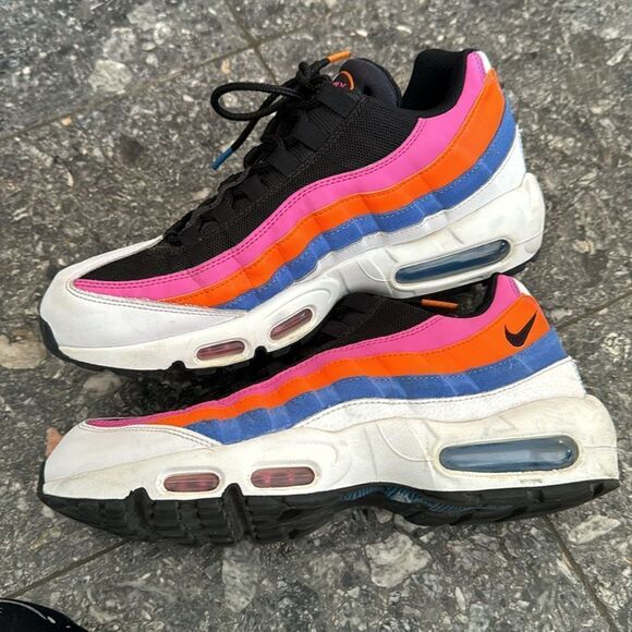 Nike Air Max 95 Essential Athletic Shoes. Size 9 1/2. - Picture 3 of 7